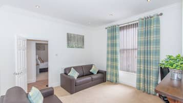 3 Bed - Raleigh | Living area