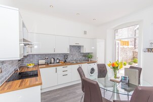 3 Bed - Raleigh | Private kitchen | Fridge, microwave, oven, dishwasher