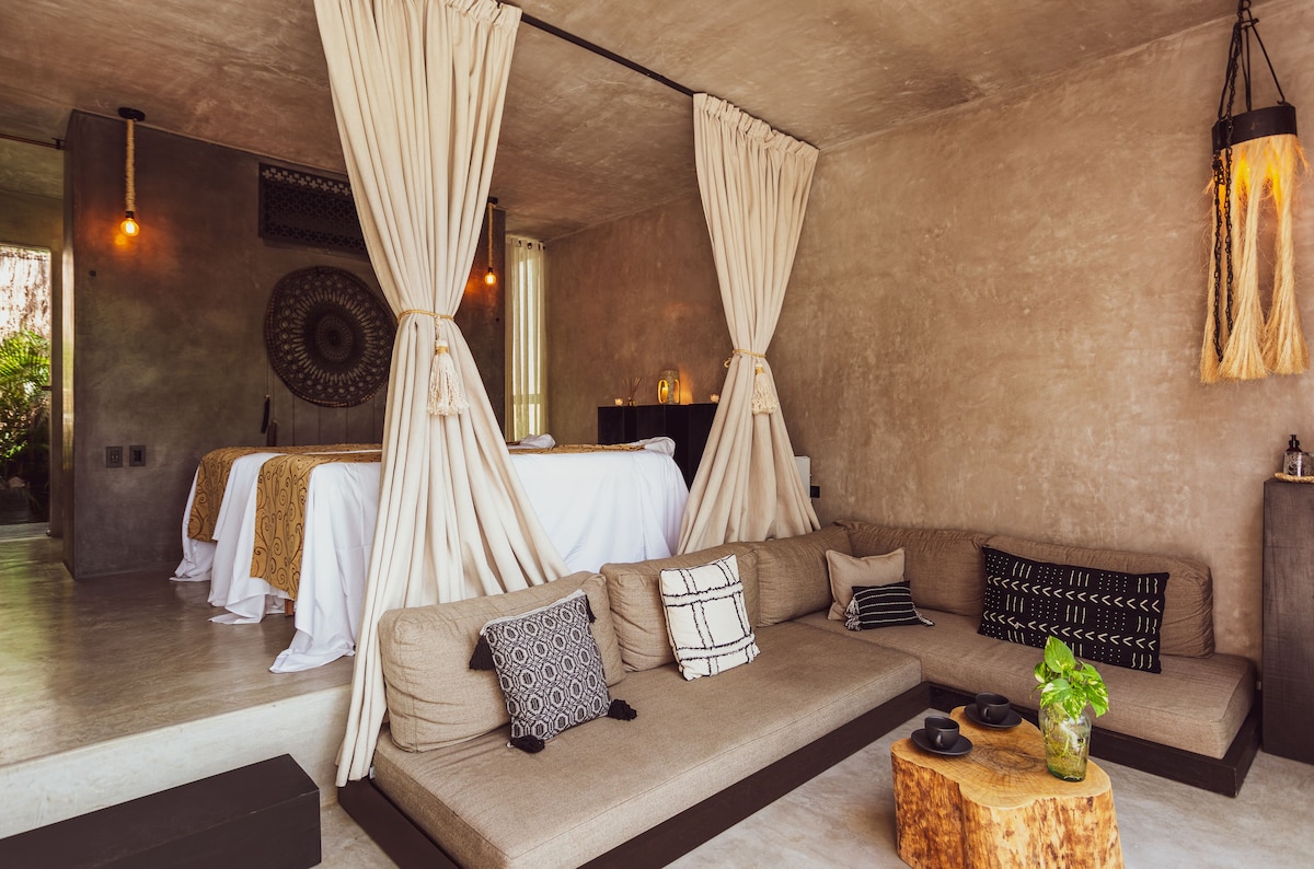 spacious room accommodation in Hotel bardo, with a lounging area