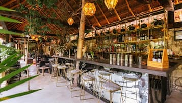 Cocktail bar