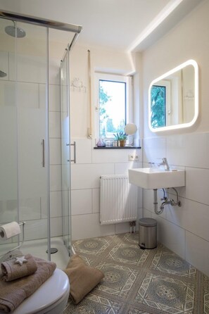 Studio Suite (Suite Penthouse XL) | Bathroom - Hotel Eifellust (Schalkenmehren)