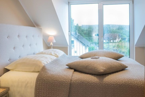 Studiosuite (Suite Penthouse XL) | Individuell dekoriert, individuell eingerichtet, Schreibtisch