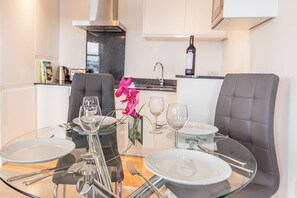 2 bed- Crow's Nest | Coin séjour