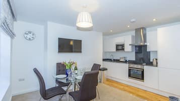 1 Bed - Below Deck | Shared kitchen