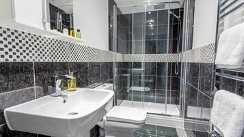 2 bed - Tamar View | Bagno | Vasca, carta igienica