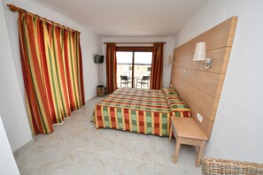 1 chambre, bureau, Wi-Fi, draps fournis