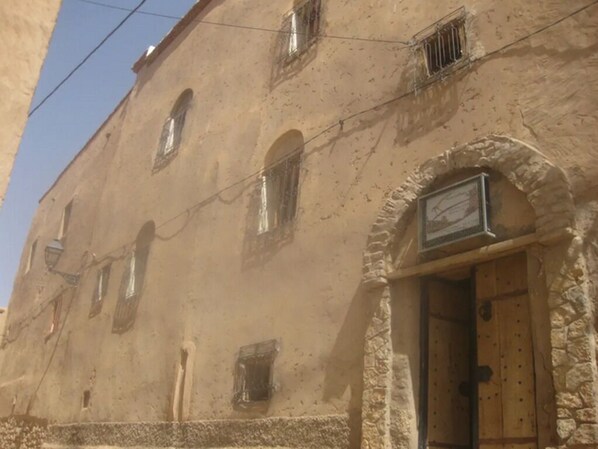 Fachada da propriedade