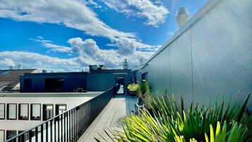 Apartemen Elite (2BRM) | Teras/patio