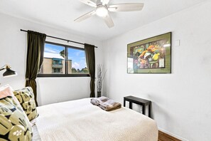 2 quartos, escrivaninha, Wi-Fi de cortesia, roupa de cama