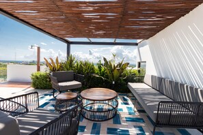 Terrace/patio - Budget Studio just minutes from the beach. Perfect for couples! (Playa del Carmen)