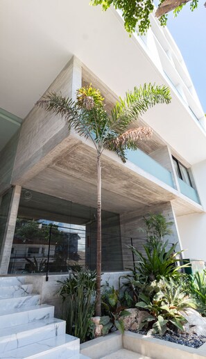 Exterior detail - Budget Studio just minutes from the beach. Perfect for couples! (Playa del Carmen)