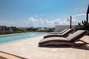 Pool - Budget Studio just minutes from the beach. Perfect for couples! (Playa del Carmen)