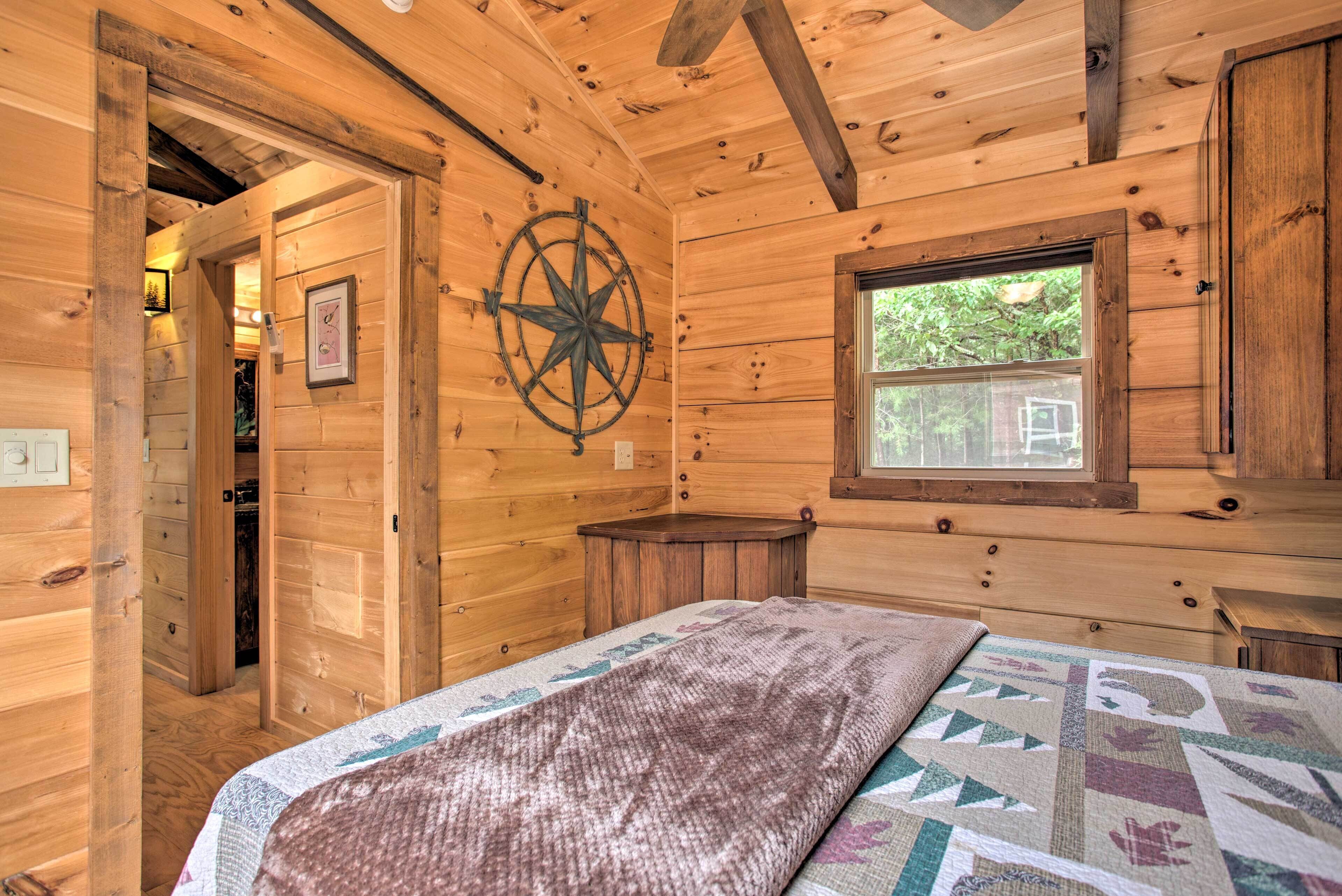 1 bedroom, desk, iron/ironing board, internet