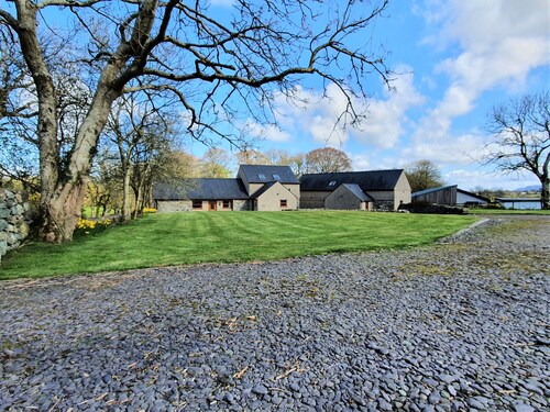 Spring Cottage (Sleeps 8)-Holiday Cottages Views Of Snowdon Range Menai Bridge