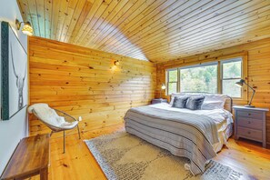 6 slaapkamers, een bureau, reisbedje, internet