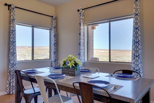 3 Mi to Lake Powell: Pet-Friendly Page Home