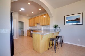 Coffee/tea maker, cookware/dishes/utensils - 3 Mi to Lake Powell: Pet-Friendly Page Home (Page)