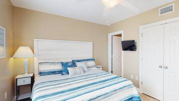 2 bedrooms, iron/ironing board, free WiFi, bed sheets