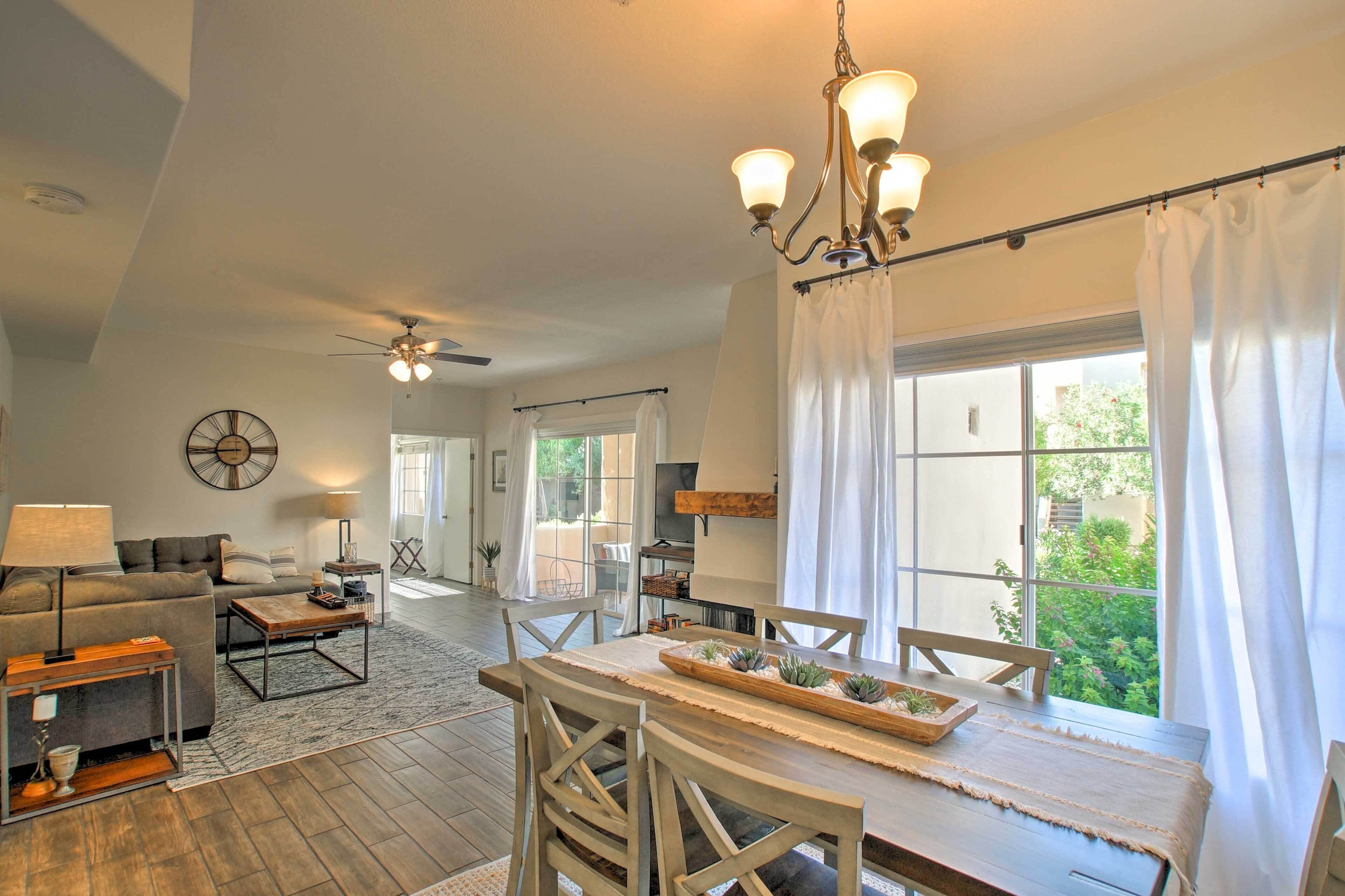 Chic Scottsdale Condo: Private Patio & Shared Pool