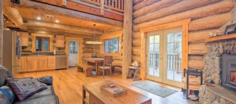 Riverfront Cabin w/ Hot Tub: 2 Mi to Eagle Falls