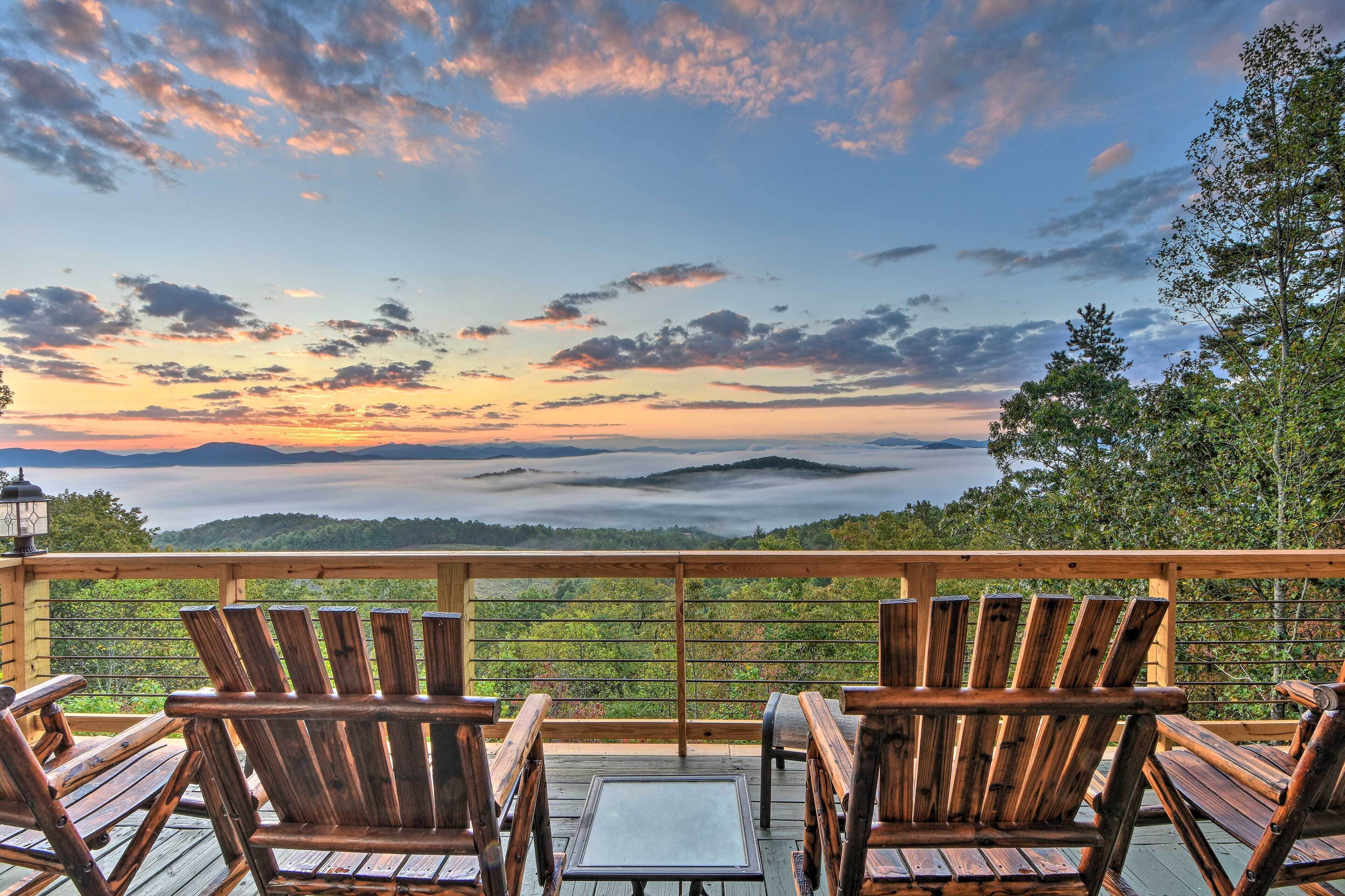 Large Luxe Cabin w/Hot Tub 16Mi to Blue Ridge