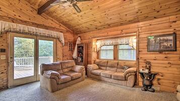 TV, fireplace, music library, stereo