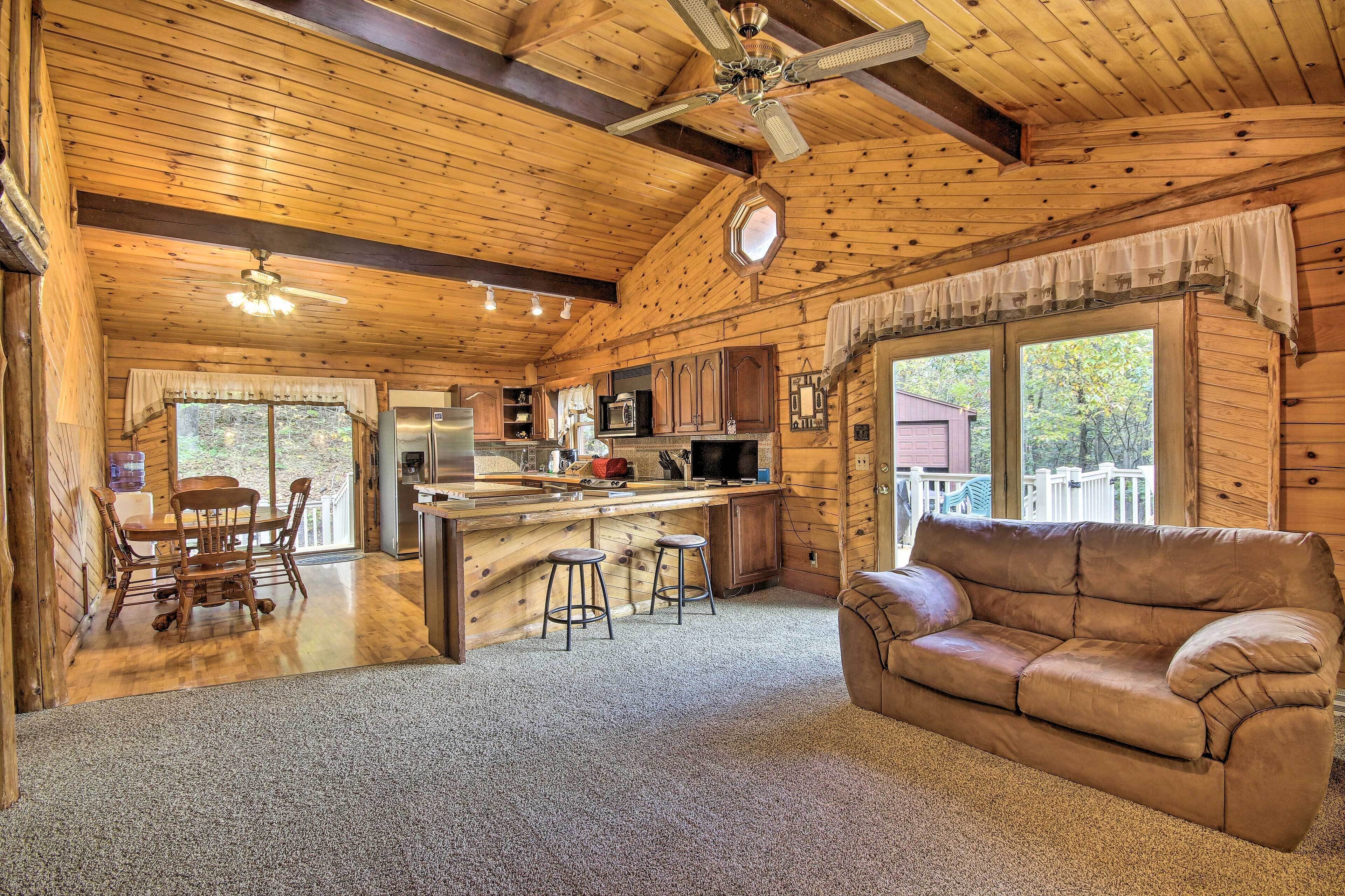 Pet-Friendly Raystown Lake Cabin w/Deck & BBQ!