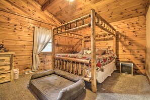 4 quartos, ferros/tábuas de passar roupa, berço de viagem