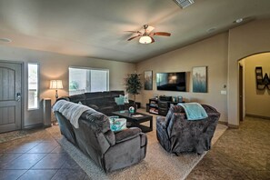TV, fireplace, stereo - Pool, Hot Tub & Lake Views: Lake Havasu Home! (Lake Havasu City)