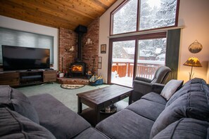 TV, fireplace, DVD player, stereo