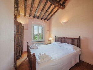 2 bedrooms, travel crib, free WiFi - Nice apartment in villa for 6 people with WIFI, TV and panoramic view (Sestri Levante)