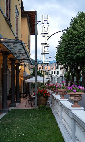 A hotel sign with 'HOTEL' and 'LA ROSA' visible. - Hotel La Rosa (Borgo San Lorenzo)