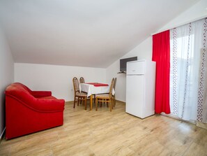 Interior - Nice apartment for 2 guests with pool, A/C, TV and terrace (Medulin)
