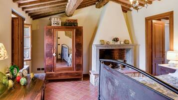 4 camere, culla da viaggio, Wi-Fi gratuito