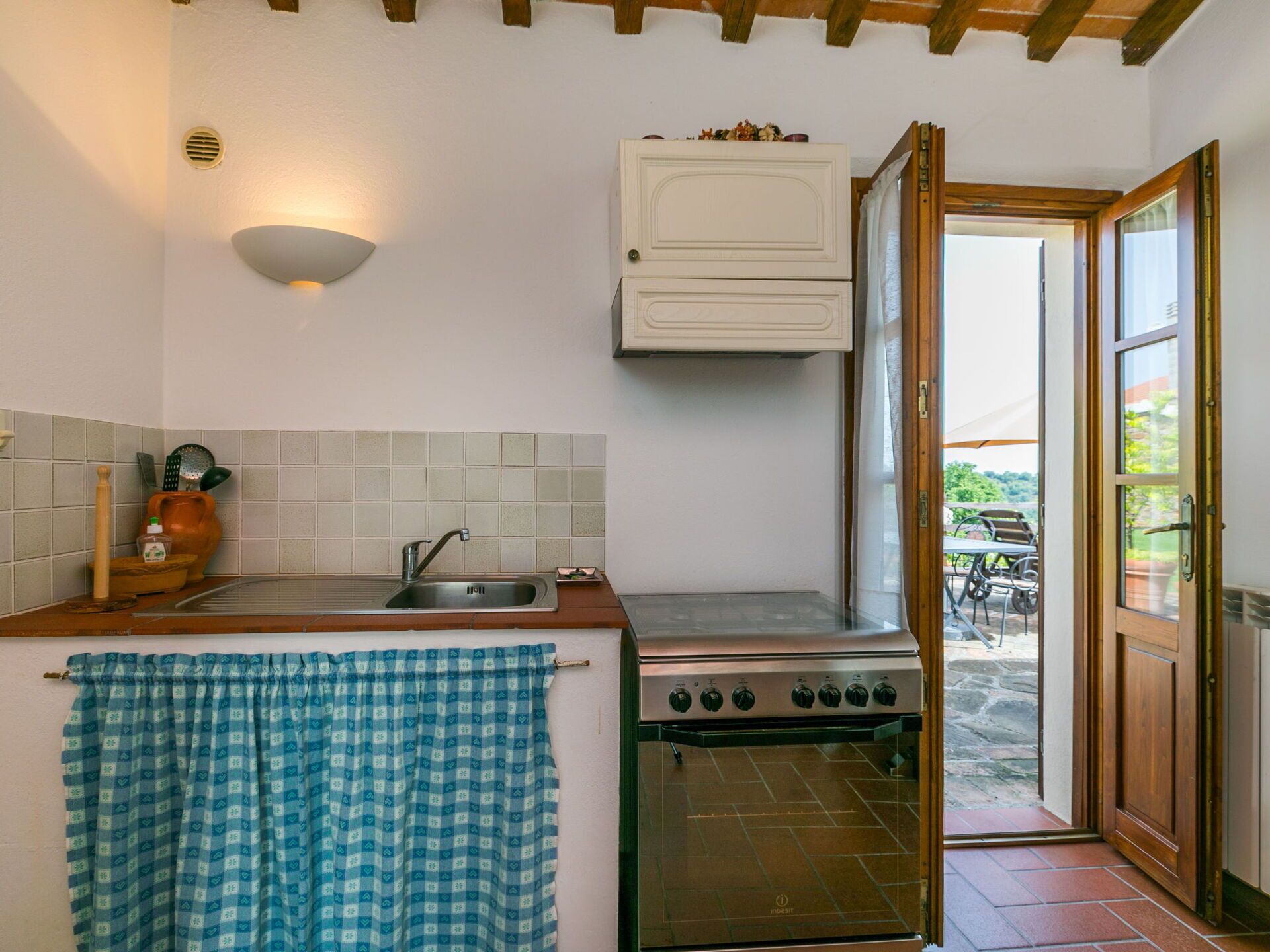 Cosy apartment in villa for 2 guests with pool, WIFI, A/C, patio, panoramic view and parking