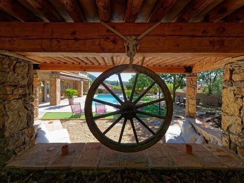 4 Schlafzimmer Villa mit Pool, sauna, jacuzzi