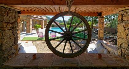 4 Schlafzimmer Villa mit Pool, sauna, jacuzzi