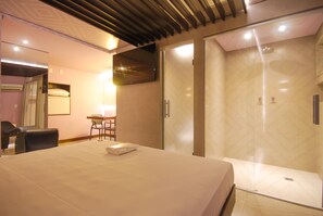 Minibar, free WiFi, bed sheets - Classe A Motel (São Paulo)