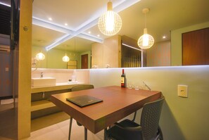 朝食 (オーダー形式)、毎日提供 (無料)