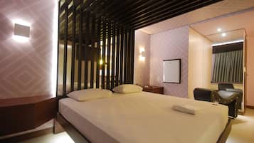 Minibar, wifi gratis y ropa de cama