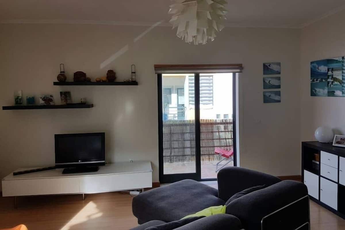 Apartment, 1 Schlafzimmer, Balkon (1) | Wohnbereich | Flachbildfernseher