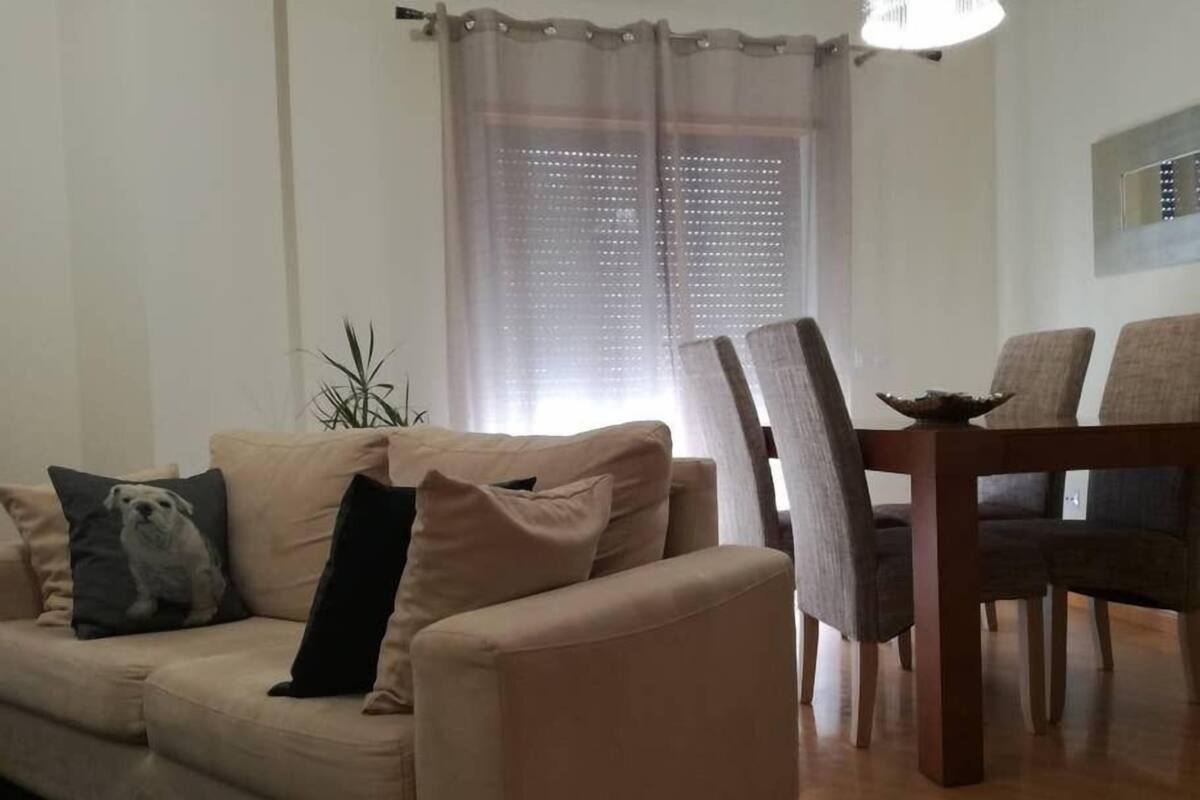 Apartment, 1 Schlafzimmer, Balkon (2) | Wohnzimmer | Flachbildfernseher
