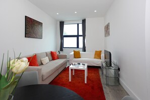 Individualmente mobiliados, escrivaninha, quartos à prova de som