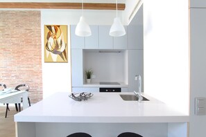 Mikrowelle, Ofen, Herdplatte, Geschirrspüler