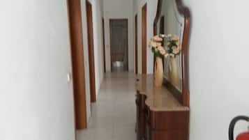 Appartamento, 3 camere da letto, balcone | Corridoio