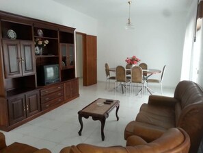 公寓, 3 间卧室, 阳台 | 起居区 | 电视