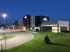 Façade de l’hébergement - soirée/nuit