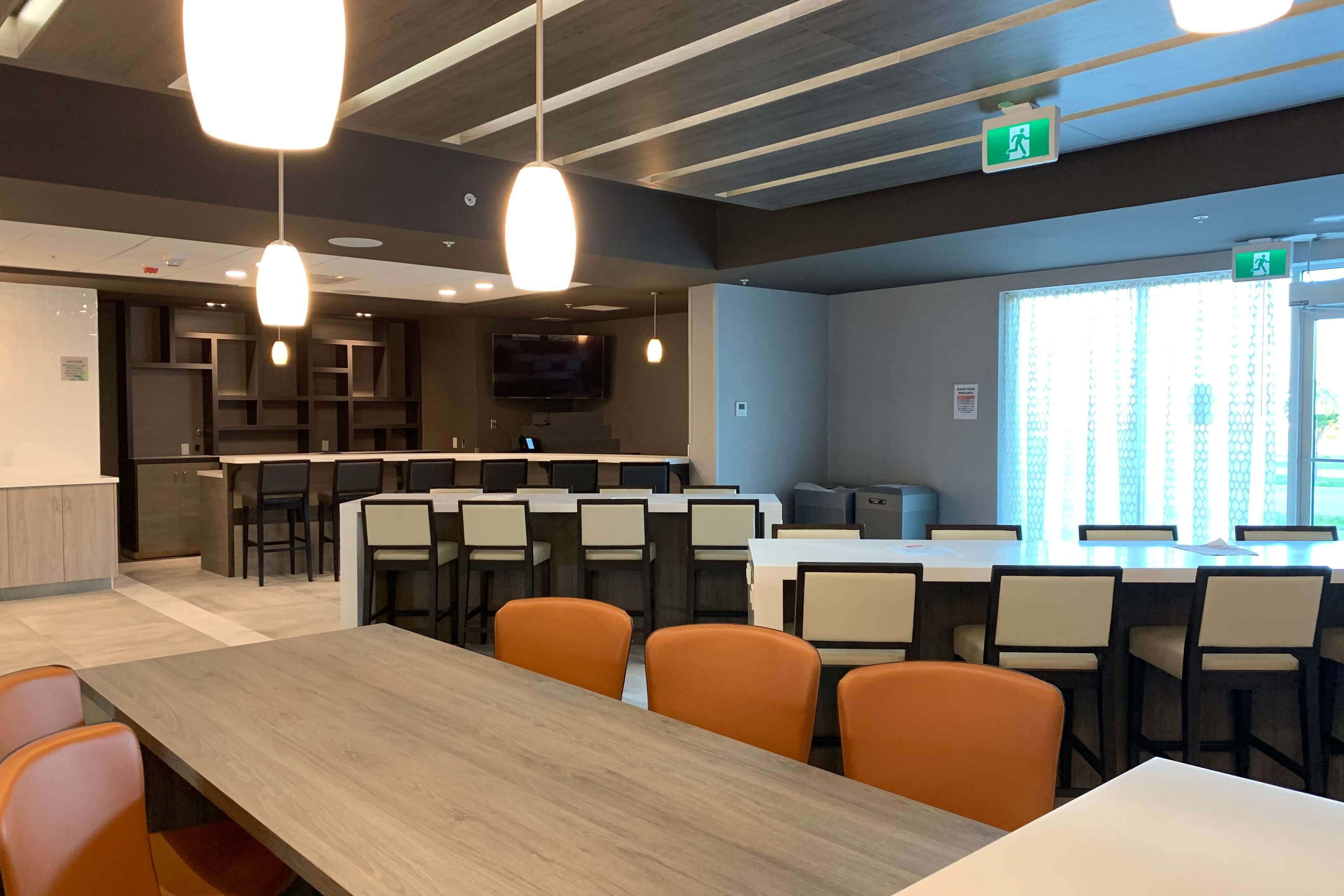 Photo - Wingate by Wyndham Kanata West Ottawa