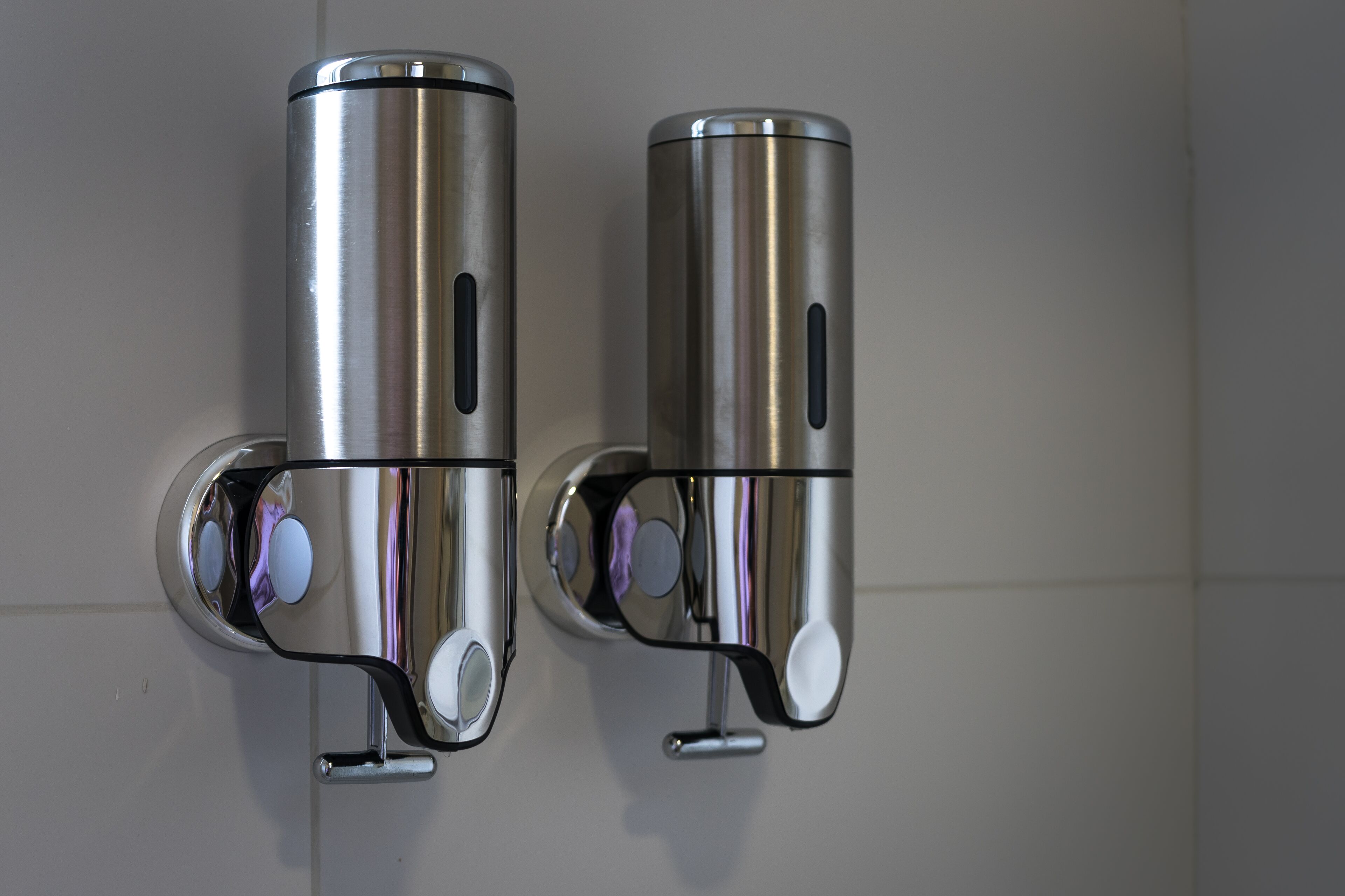 shower, free toiletries, hair dryer, bidet