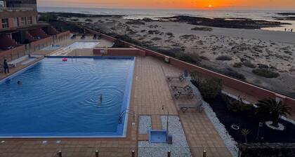 Atemberaubende Aussicht und Lage. Geräumige 1-Bett-Wohnung direkt am Strand El Cotillo